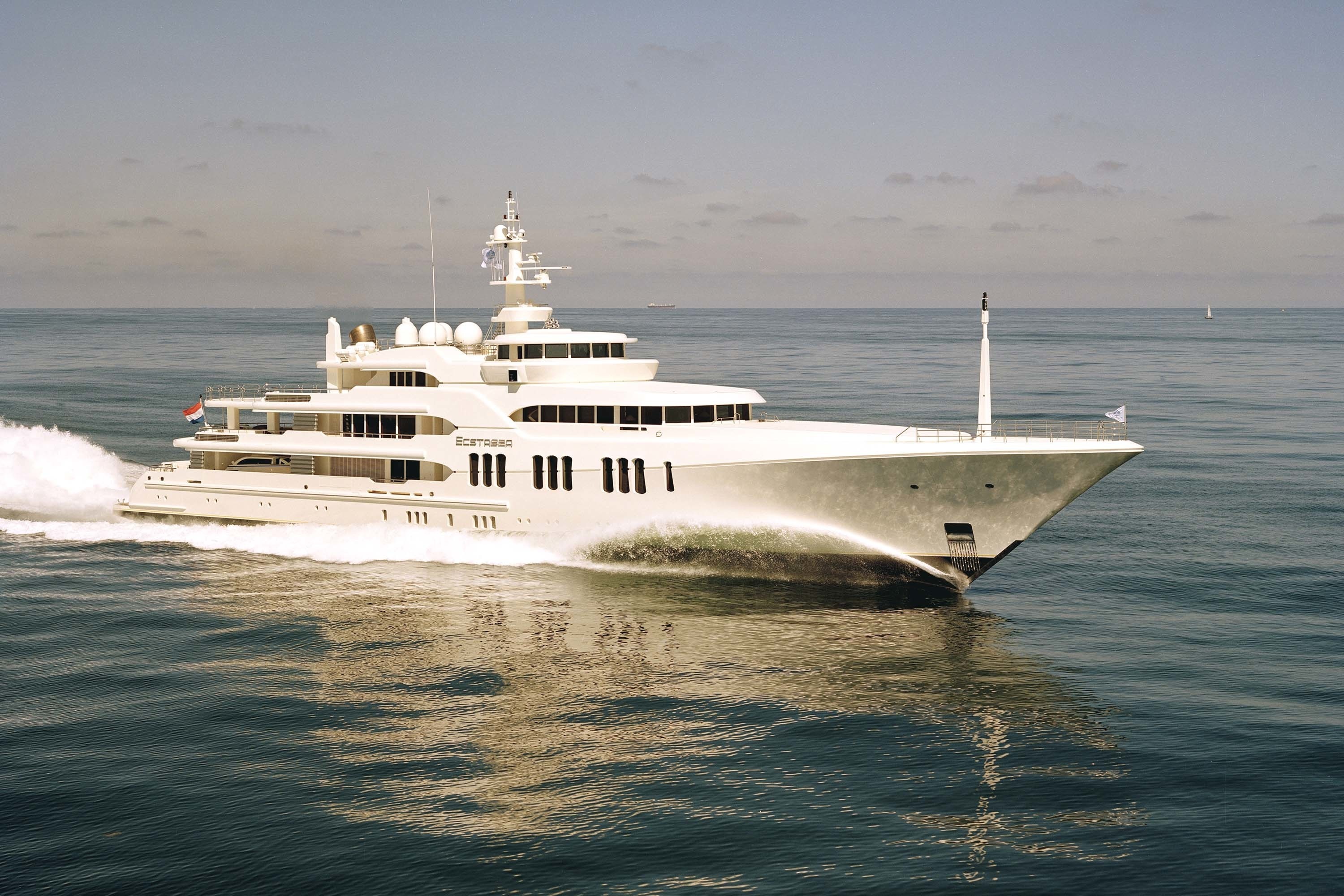 superyacht ecstasea cost